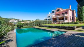 Semi-detached house with private pool and garden in Sotogrande Alto