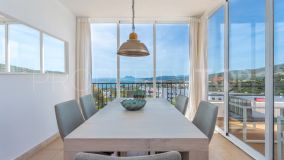 Hermosa casa adosada con increíbles vistas panorámicas al Mediterráneo en Bahía de las Rocas