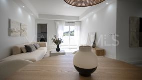 Apartment for sale in Bahía de Estepona, Estepona West