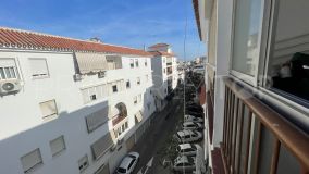 Spacious 3 bedroom flat with terrace in the centre of Estepona