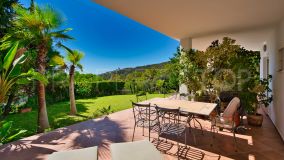Buy villa in Forest Hills