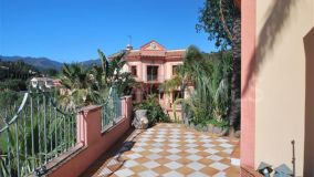 Villa for sale in Estepona