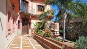 Villa for sale in Estepona