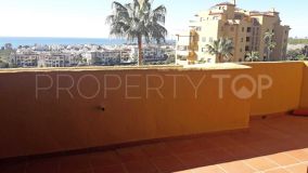Beautiful flat with nice views in gated and guarded 24 h, with large green areas and gardens