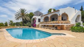 Villa for sale in the area of Montgo in Javea, few minutes driving distance to the old town . South facing
