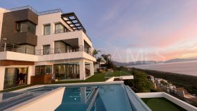 Villa for sale in La Paloma, Manilva