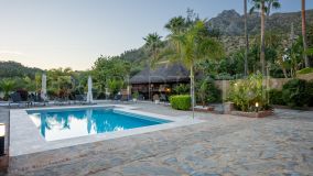 For sale house in Marbella Golden Mile with 5 bedrooms