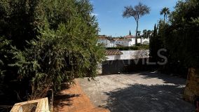 Villa en venta en Nueva Andalucia, Marbella
