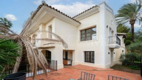 Villa for sale in Bellevue, Nueva Andalucia