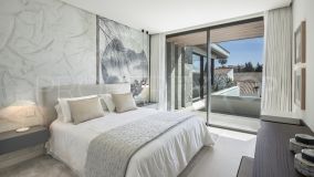 Se vende villa de 5 dormitorios en Cortijo Blanco