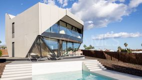Villa for sale in Bel Air, Estepona East
