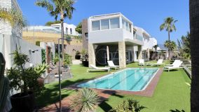 Villa for sale in Nueva Atalaya, Estepona Est