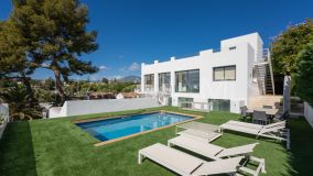 Villa for sale in Nueva Andalucia, Marbella