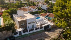 Villa for sale in Nueva Andalucia, Marbella