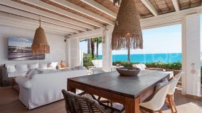 Descubra la elegancia costera en Bahía Azul - Una lujosa casa adosada frente al mar
