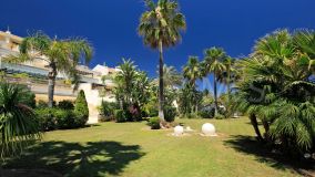 Lägenhet for sale in Oasis de Banús, Marbella Golden Mile