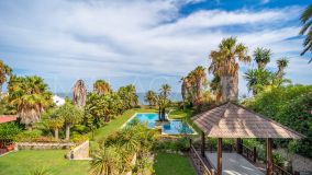 Villa for sale in Beach Side New Golden Mile, Estepona Est