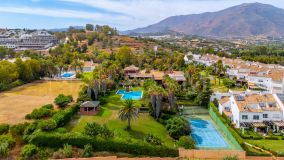 Villa zu verkaufen in Beach Side New Golden Mile, Estepona Ost
