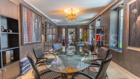 Villa for sale in Beach Side New Golden Mile, Estepona Est