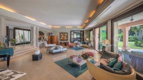 Villa en venta en Beach Side New Golden Mile, Estepona Este