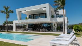 Villa en venta en Lomas del Virrey, Marbella Golden Mile