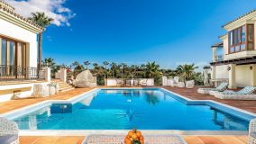 Majestuosa villa mediterránea de 16 habitaciones con vistas al mar y cerca de Marbella y Puerto Banús