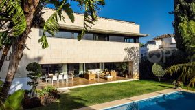 Nueva Andalucia 4 bedrooms villa for sale