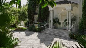 Buy 8 bedrooms villa in Altos del Paraiso