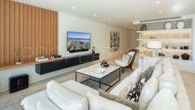 Buy 4 bedrooms penthouse in Puente Romano