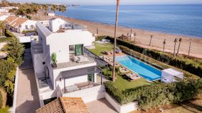 Villa en venta en El Saladillo, Estepona Este