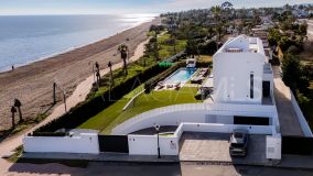 Villa for sale in El Saladillo, Estepona East