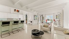 Villa for sale in El Paraiso Playa, Estepona Öst