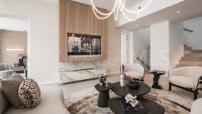 Villa for sale in Altos del Paraiso, Benahavis