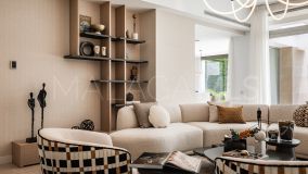 Villa for sale in Altos del Paraiso, Benahavis