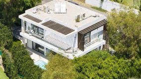 Villa for sale in Arboleda, Estepona East