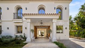 Villa for sale in Los Arqueros, Benahavis