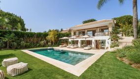 Villa for sale in Nueva Andalucia, Marbella