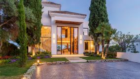 Villa for sale in Los Naranjos Golf, Nueva Andalucia
