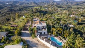 Villa en venta en El Padron, Estepona Este