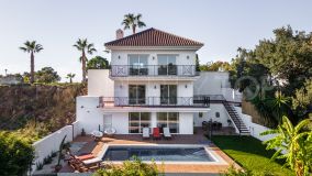 Pretty villa with country views set in the hills above the New Golden Mile of Estepona!