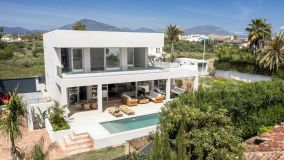 Villa for sale in San Pedro Playa, San Pedro de Alcantara