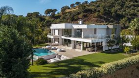 Villa en venta en El Madroñal, Benahavis