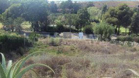 Plot for sale in El Paraiso, Estepona East