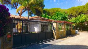 Villa for sale in Benamara, Estepona East