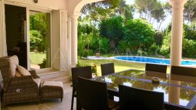 Villa for sale in Benamara, Estepona East