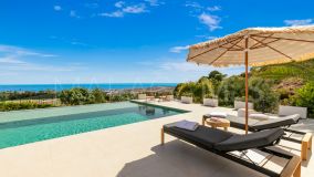 Villa for sale in Los Reales - Sierra Estepona, Altos de Estepona