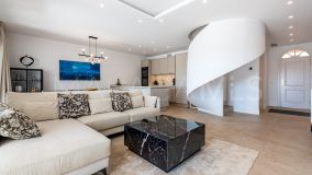 Town House for sale in Aloha Gardens, Nueva Andalucia