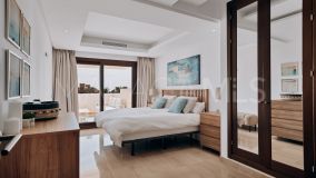 Penthouse for sale in Bahia de la Plata, Estepona East