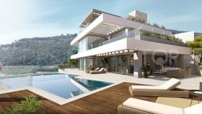 Amazing villa with panoramic views, located frontline golf in a gated community in Benahavis!