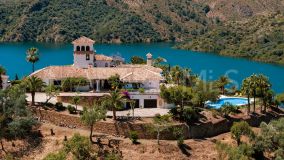 Finca for sale in Istan